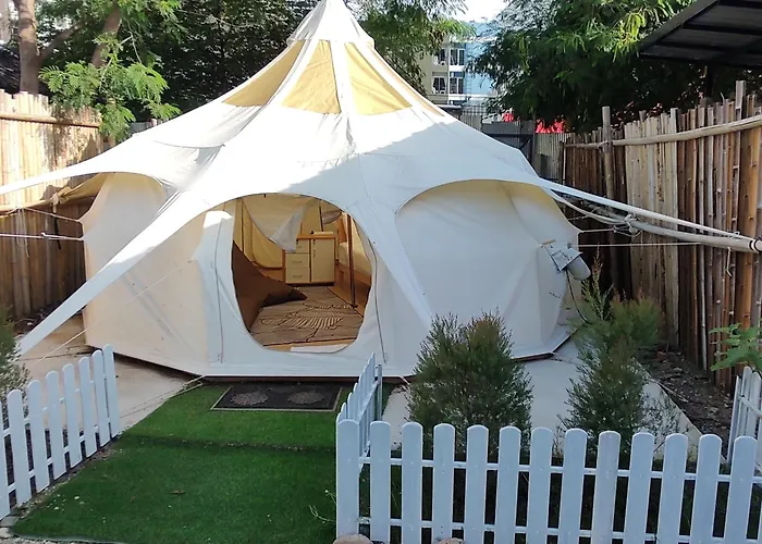 Bambus Restaurant, Bar & Glamping